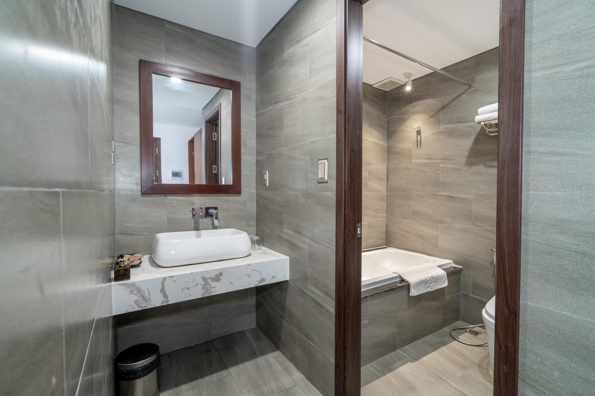 K Hotel Sauna And Massage Da Nang Exterior foto